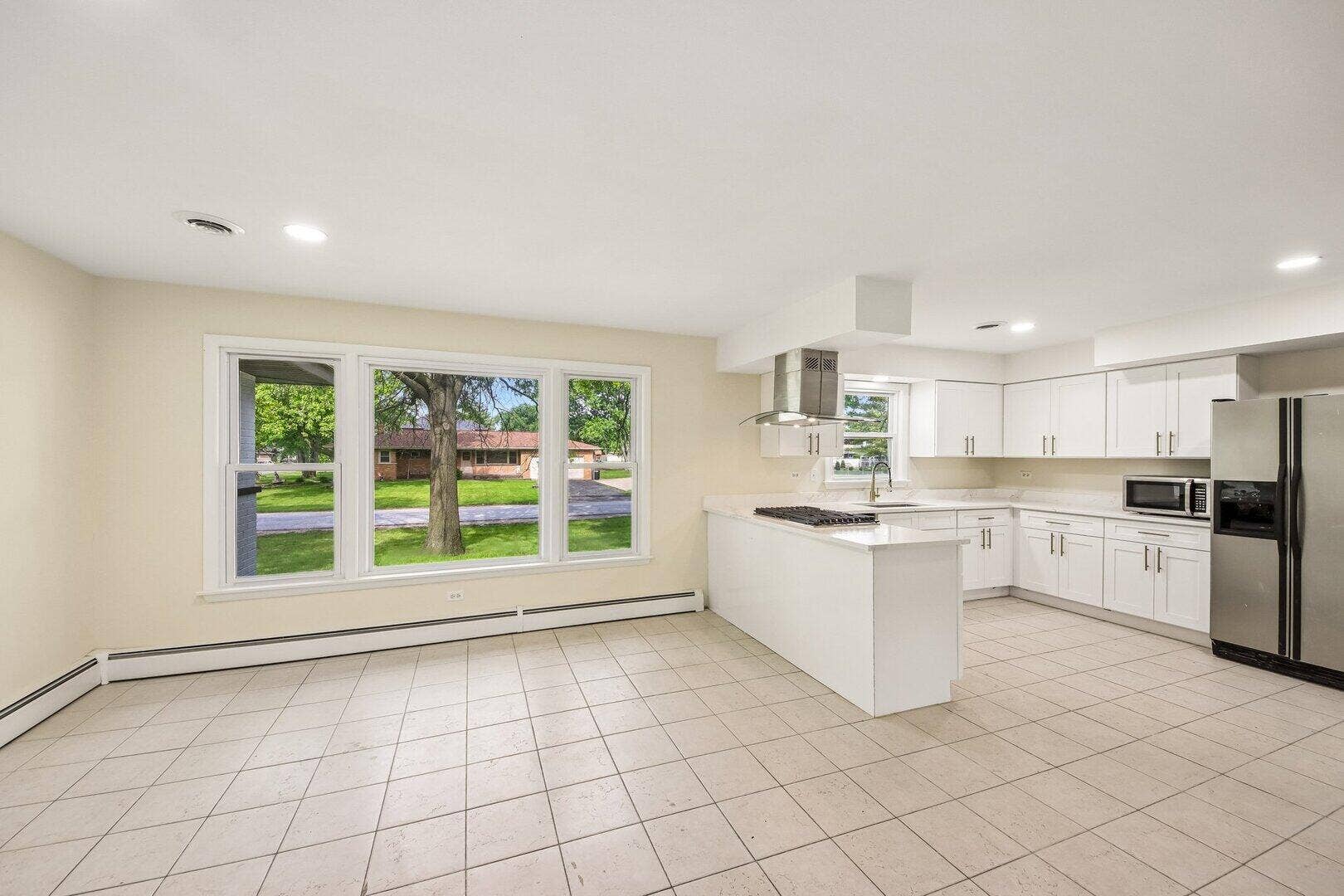 15725 New England Avenue, Tinley Park, IL 60477 15725 New England Avenue, Tinley Park, IL 60477