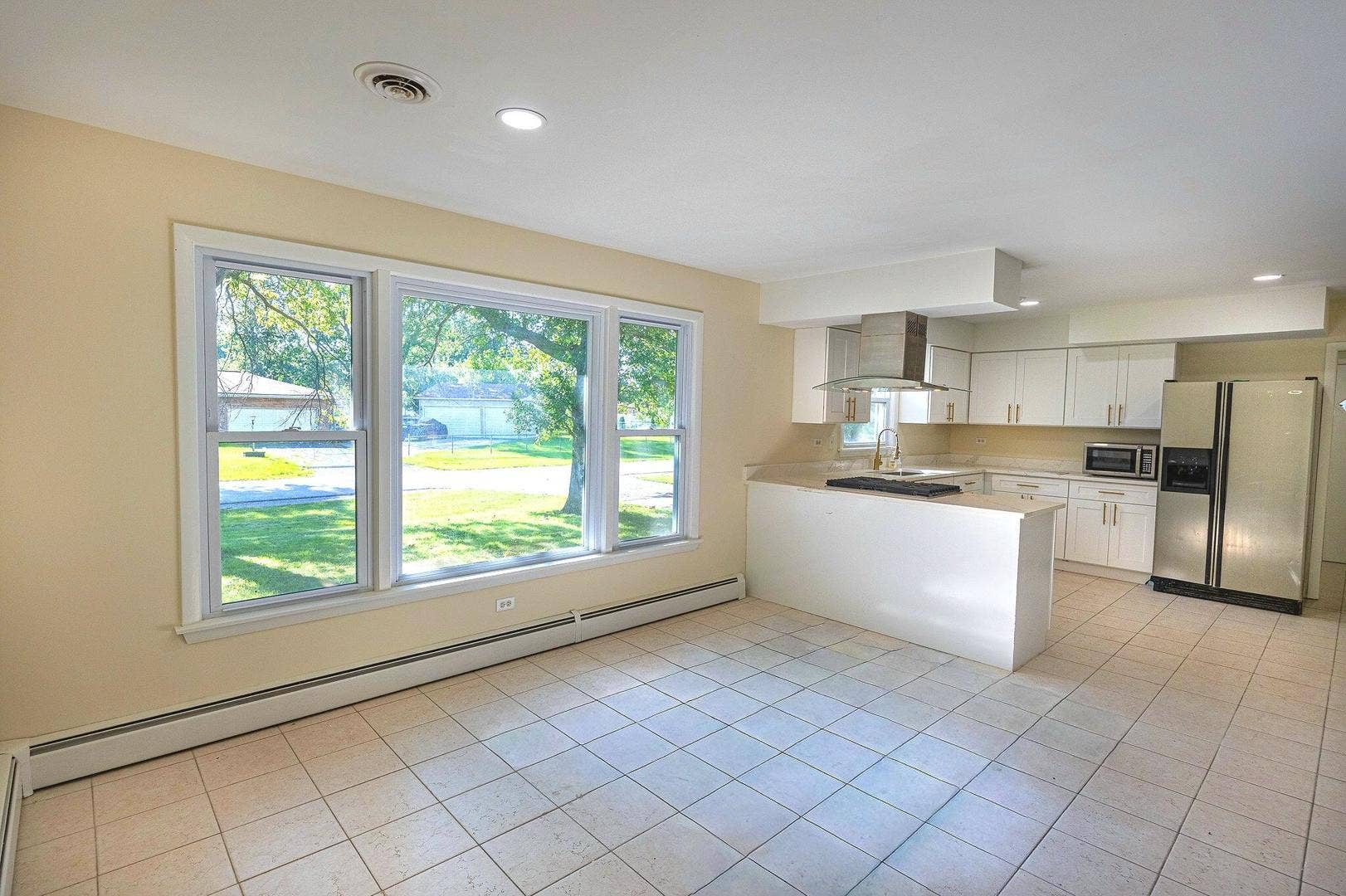 15725 New England Avenue, Tinley Park, IL 60477 15725 New England Avenue, Tinley Park, IL 60477