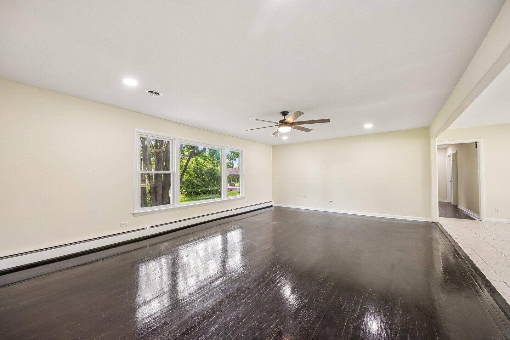 15725 New England Avenue, Tinley Park, IL 60477 15725 New England Avenue, Tinley Park, IL 60477