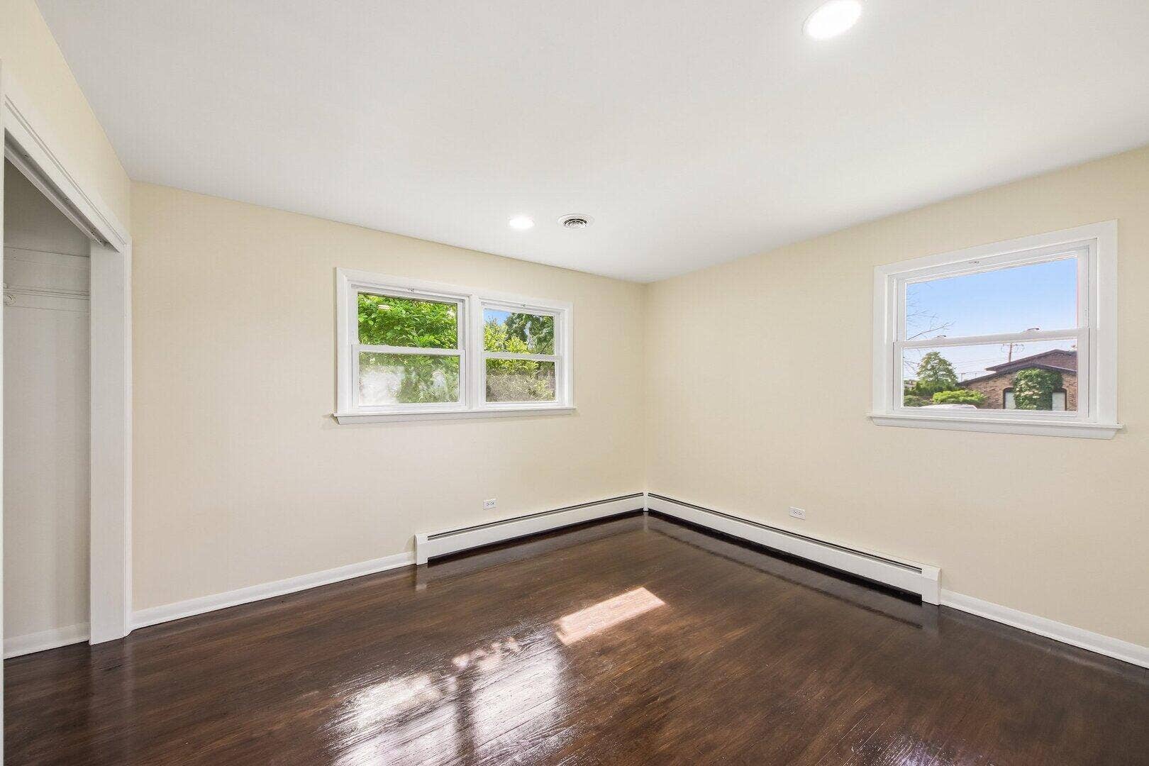 15725 New England Avenue, Tinley Park, IL 60477 15725 New England Avenue, Tinley Park, IL 60477