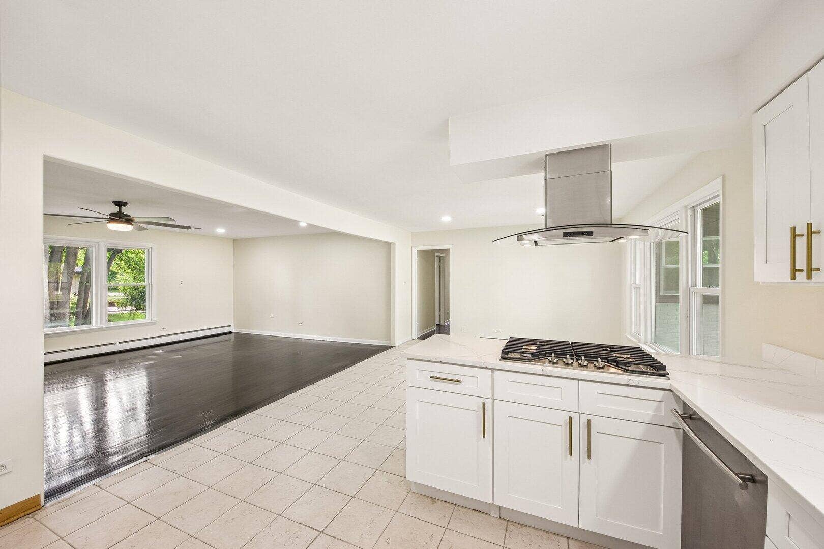 15725 New England Avenue, Tinley Park, IL 60477 15725 New England Avenue, Tinley Park, IL 60477