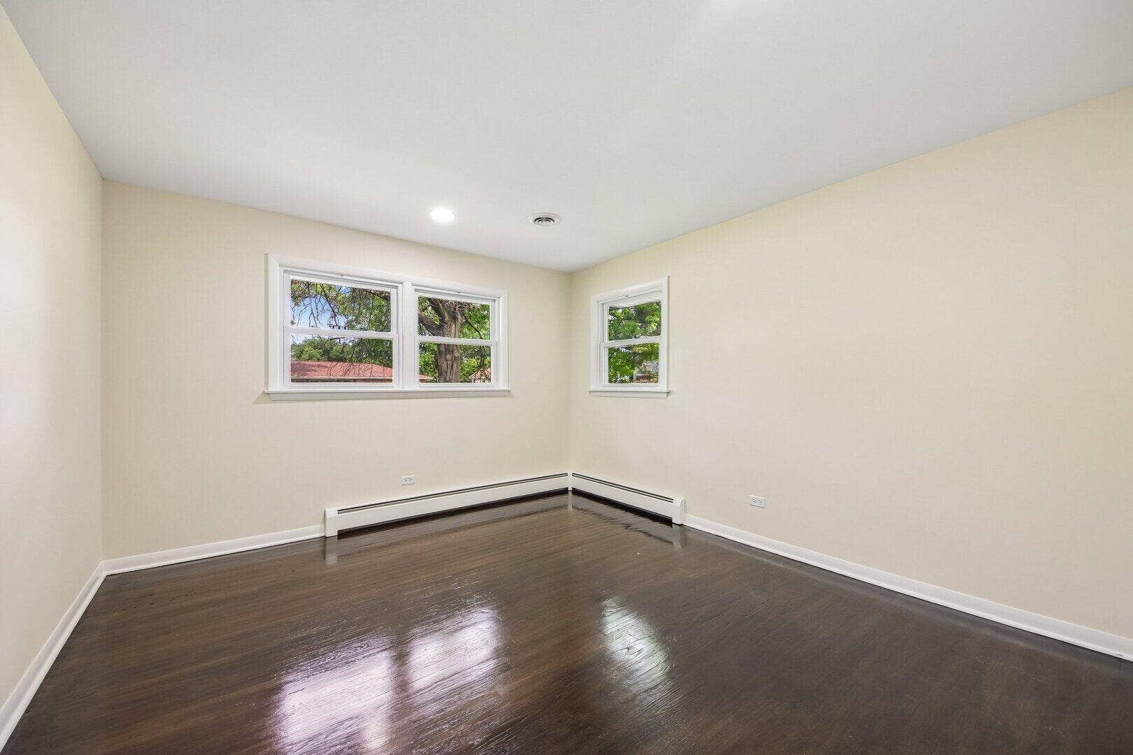 15725 New England Avenue, Tinley Park, IL 60477 15725 New England Avenue, Tinley Park, IL 60477