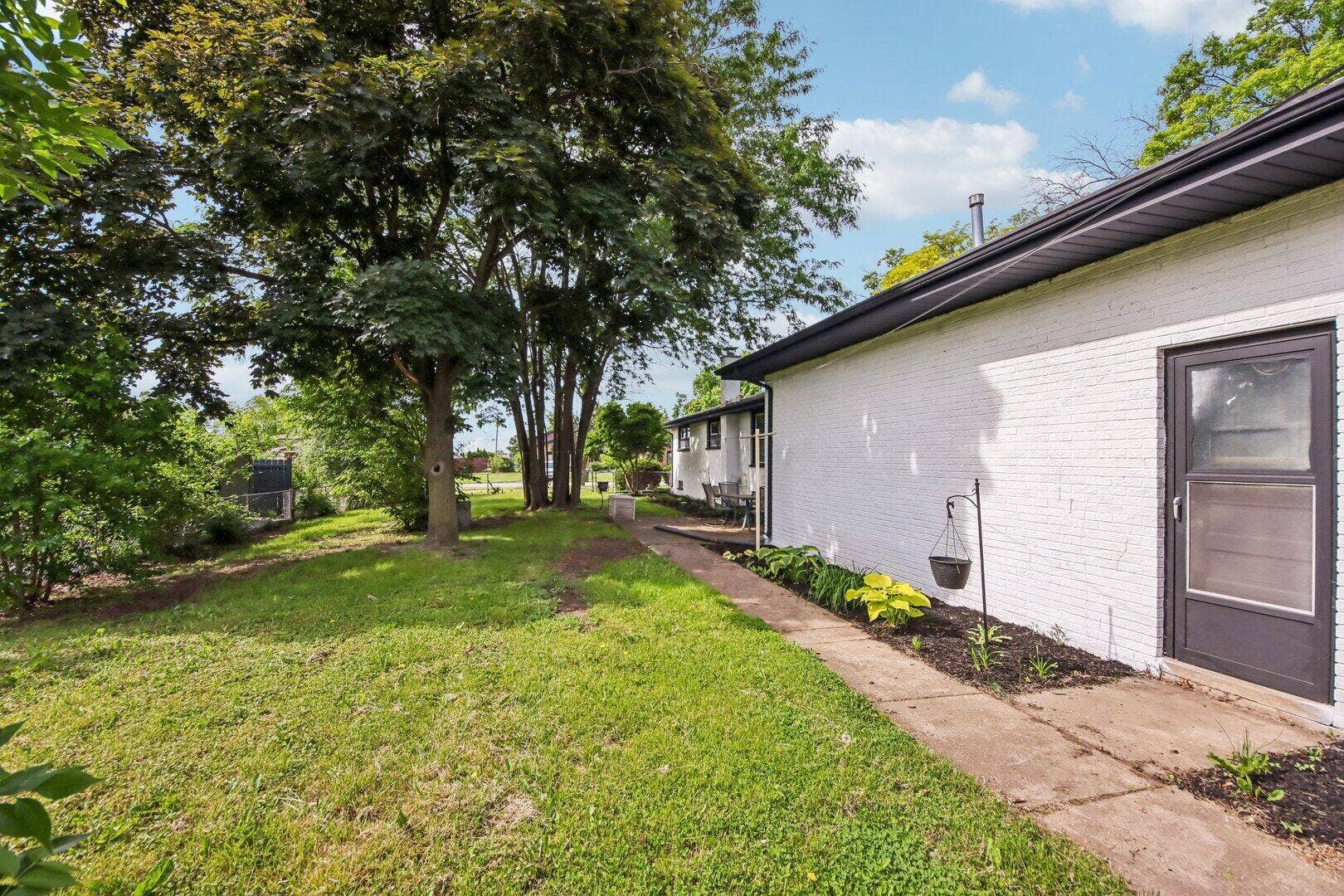 15725 New England Avenue, Tinley Park, IL 60477 15725 New England Avenue, Tinley Park, IL 60477