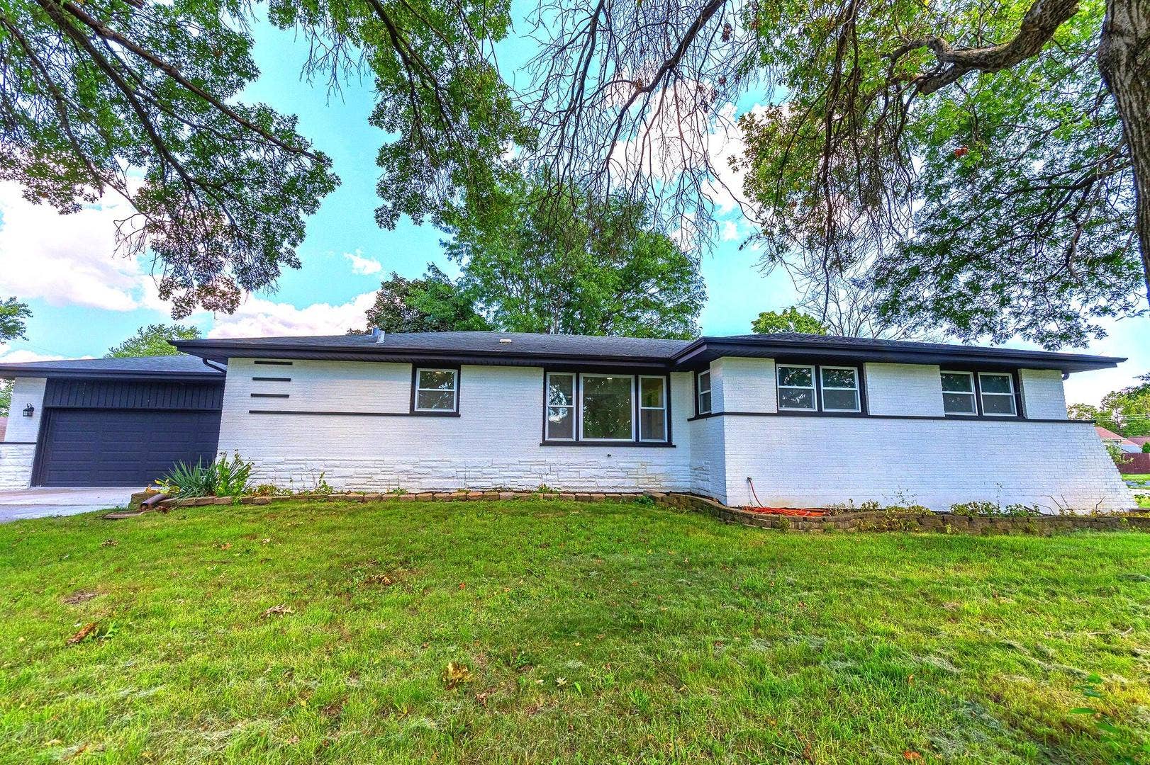 15725 New England Avenue, Tinley Park, IL 60477 15725 New England Avenue, Tinley Park, IL 60477
