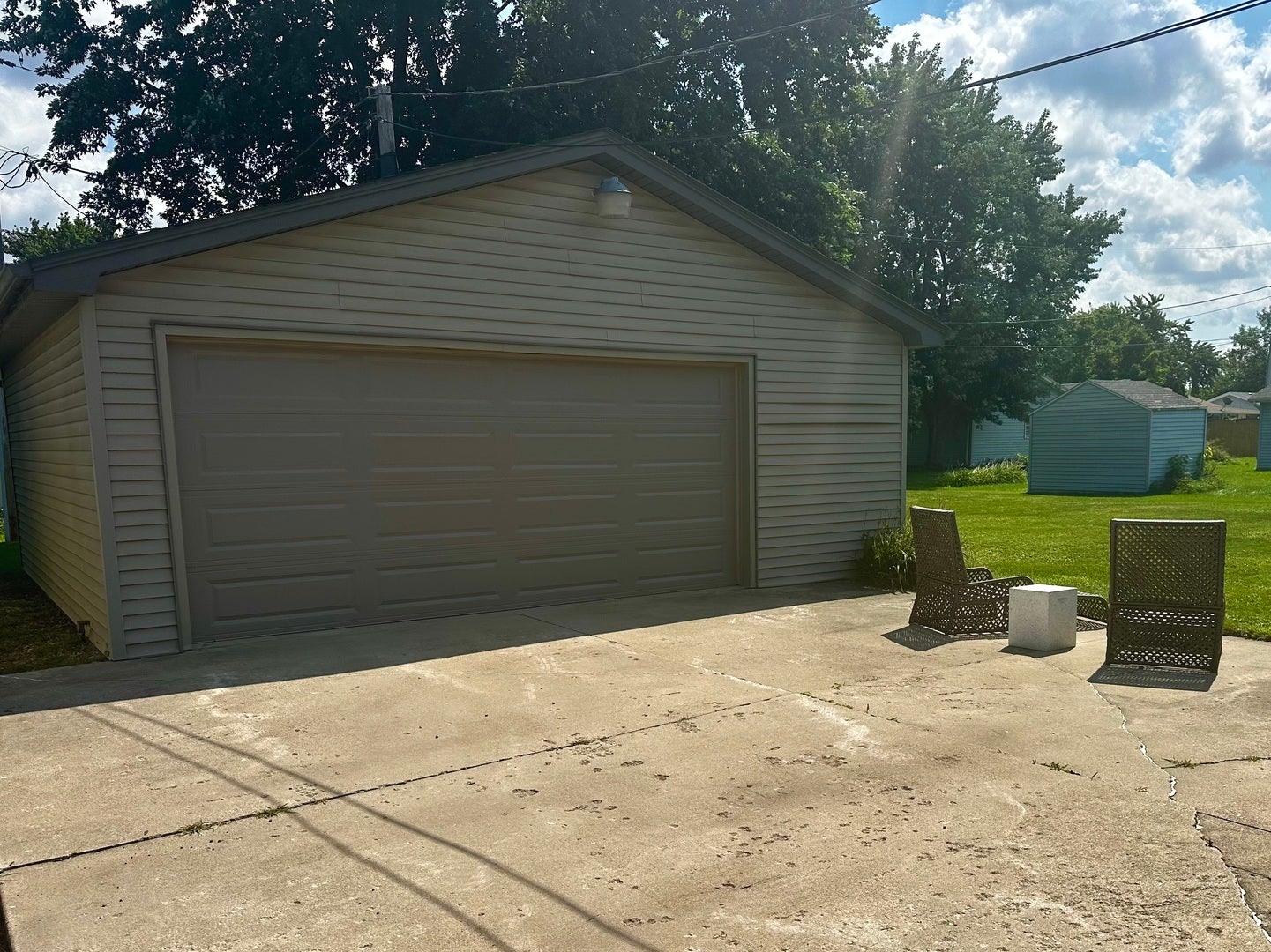 2412 Westline Drive, Joliet, IL 60431 2412 Westline Drive, Joliet, IL 60431