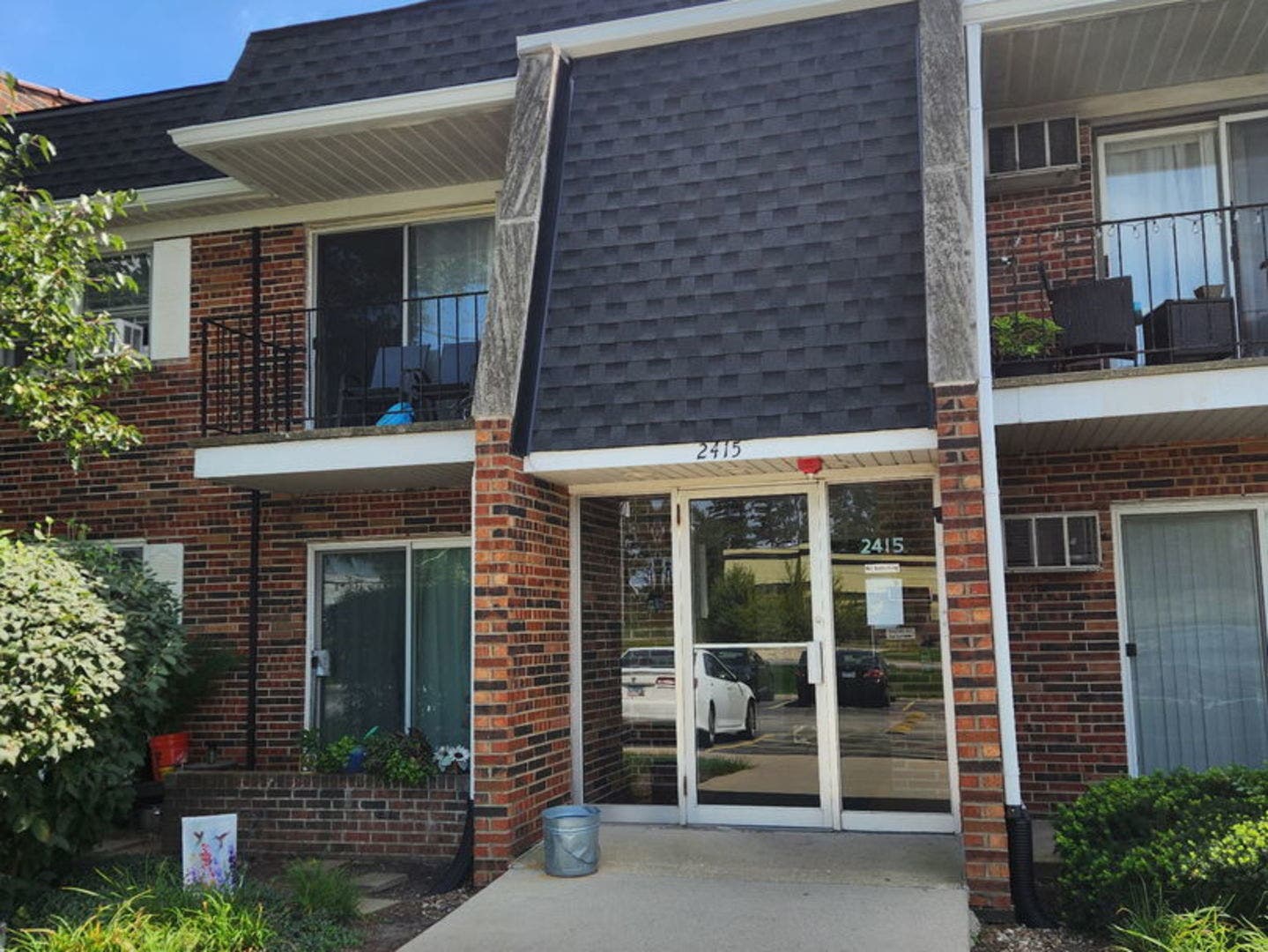 2415 Ogden Avenue, #5, Downers Grove, IL 60515 2415 Ogden Avenue, #5, Downers Grove, IL 60515