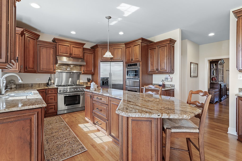 54 Long Cove Drive, Lemont, IL 60439 54 Long Cove Drive, Lemont, IL 60439