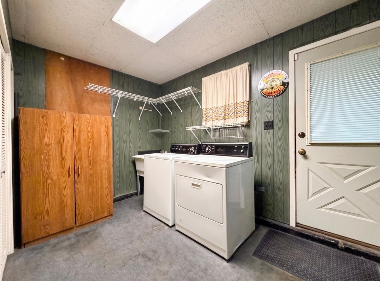 8913 Central Avenue, Oak Lawn, IL 60453 8913 Central Avenue, Oak Lawn, IL 60453