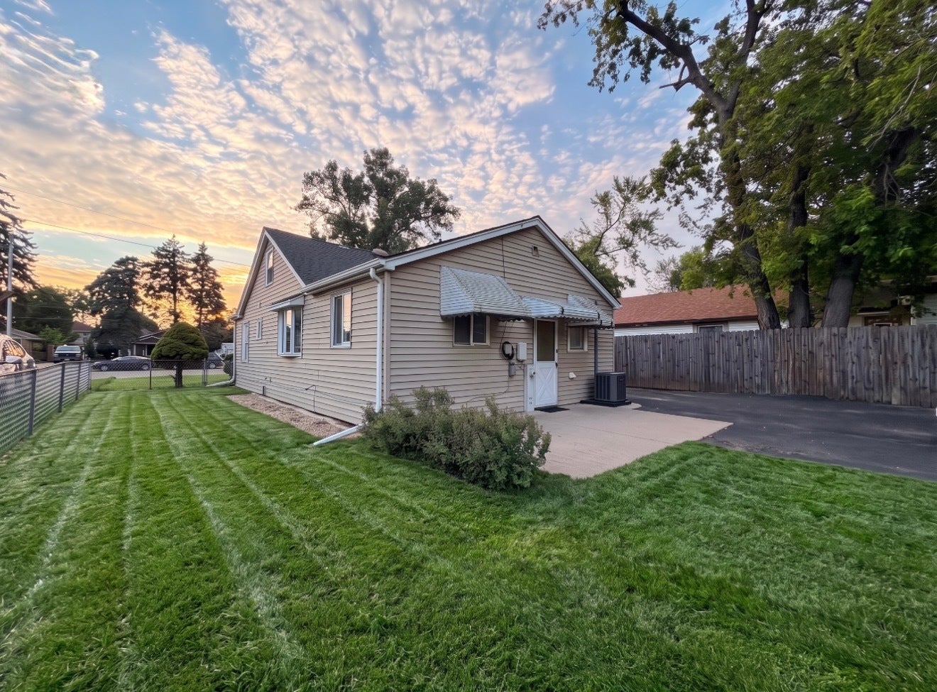 8913 Central Avenue, Oak Lawn, IL 60453 8913 Central Avenue, Oak Lawn, IL 60453