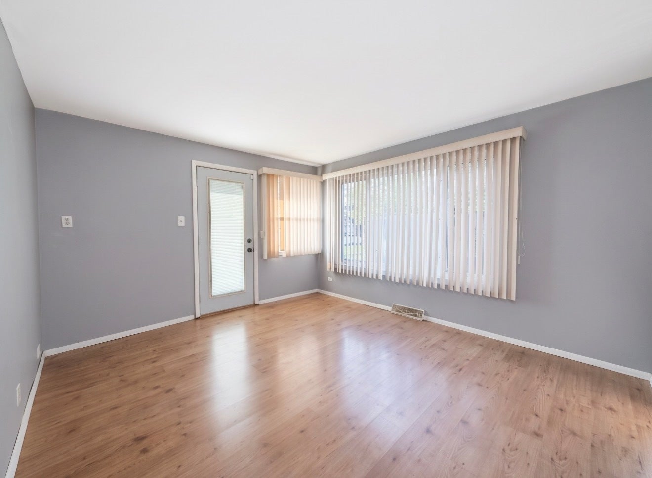 8913 Central Avenue, Oak Lawn, IL 60453 8913 Central Avenue, Oak Lawn, IL 60453