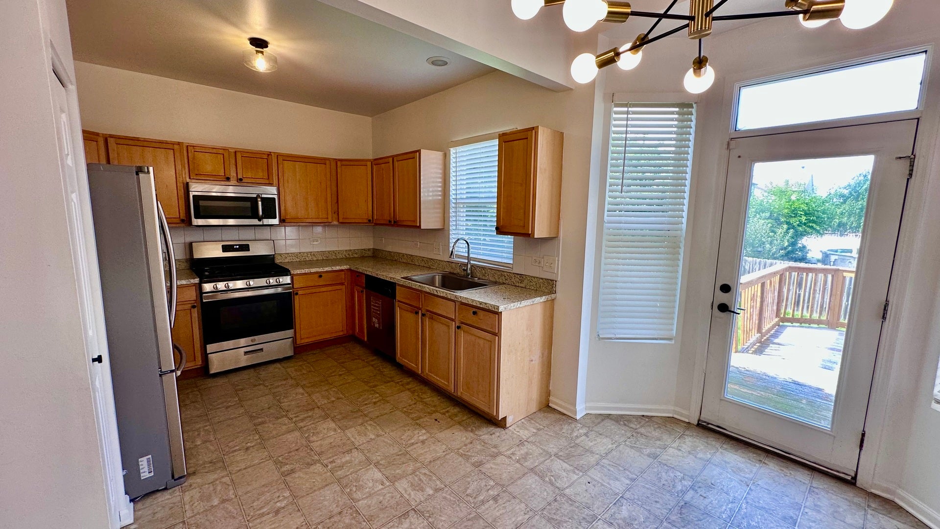 1793 DELTA Drive, Aurora, IL 60503 1793 DELTA Drive, Aurora, IL 60503