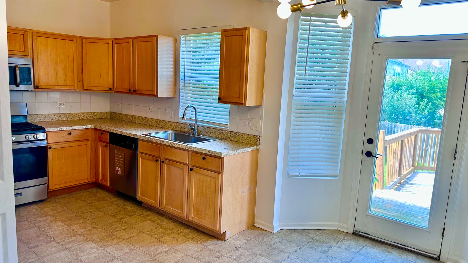 1793 DELTA Drive, Aurora, IL 60503 1793 DELTA Drive, Aurora, IL 60503