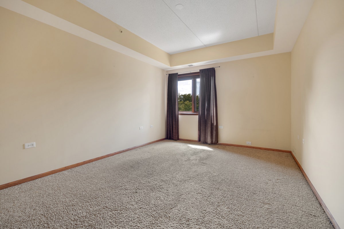 18650 Pine Lake Drive, #1D, Tinley Park, IL 60477