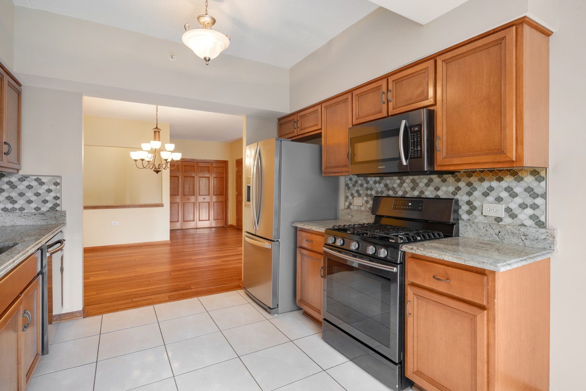 18650 Pine Lake Drive, #1D, Tinley Park, IL 60477