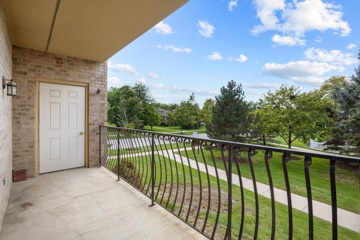 18650 Pine Lake Drive, #1D, Tinley Park, IL 60477