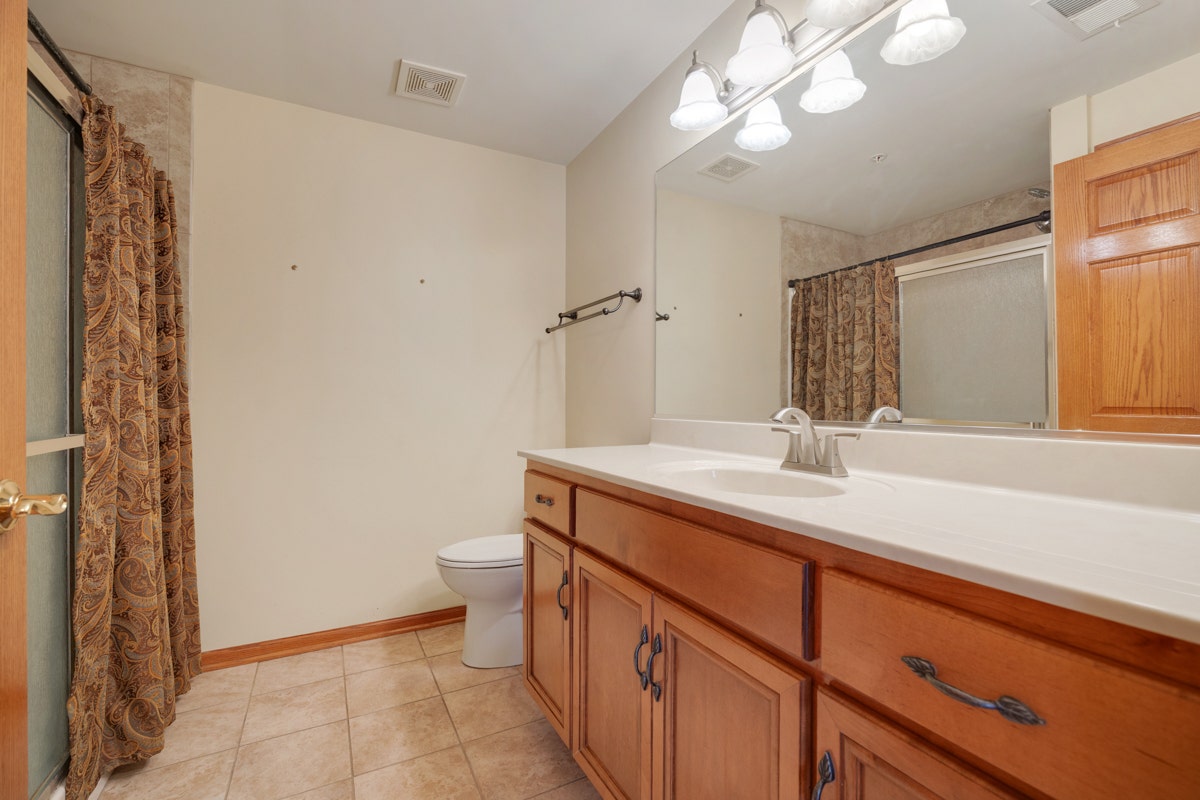 18650 Pine Lake Drive, #1D, Tinley Park, IL 60477