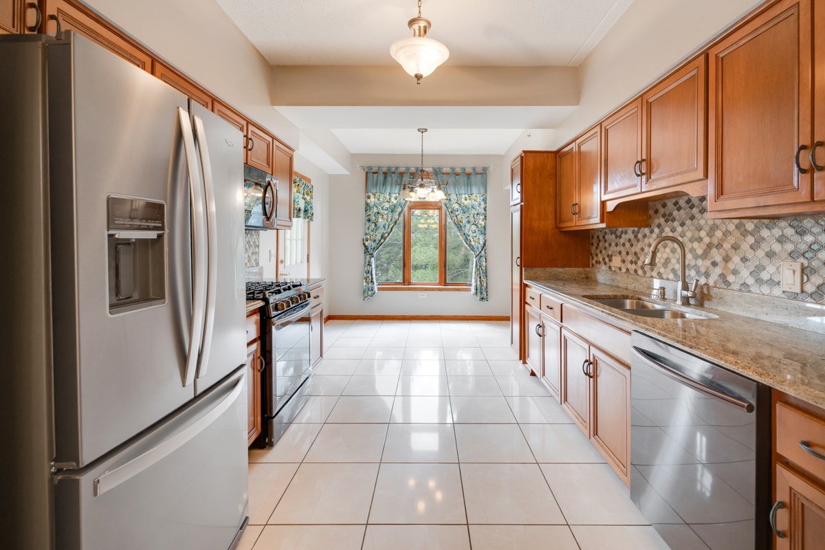 18650 Pine Lake Drive, #1D, Tinley Park, IL 60477