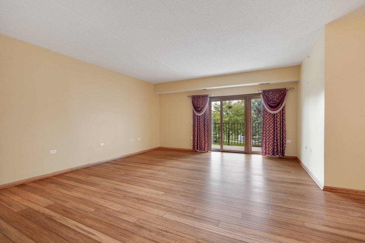 18650 Pine Lake Drive, #1D, Tinley Park, IL 60477