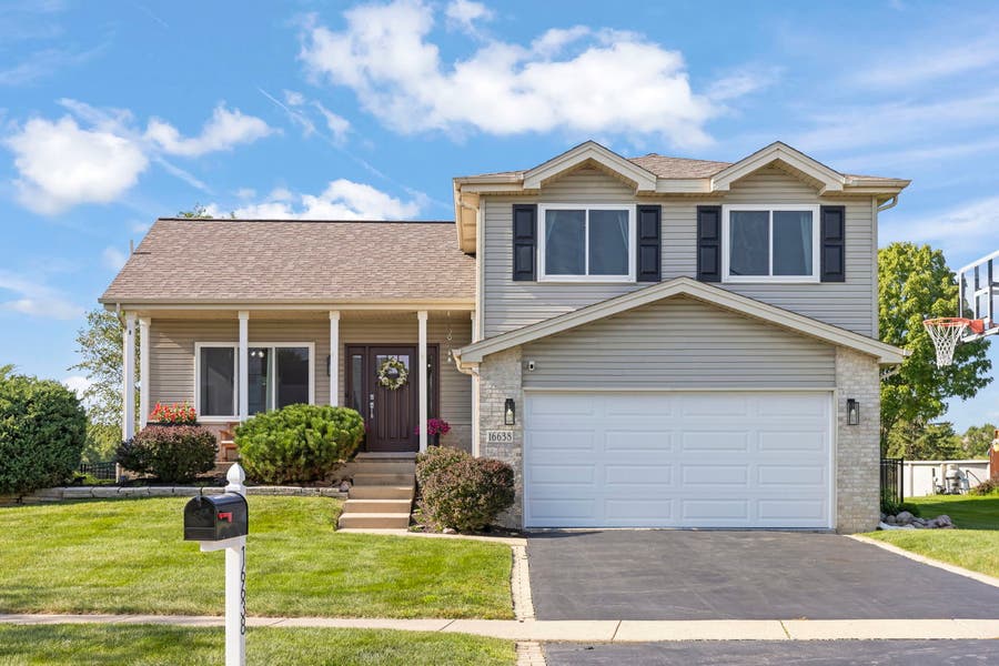 Property photo for 16638 W Apache Drive, Lockport, IL