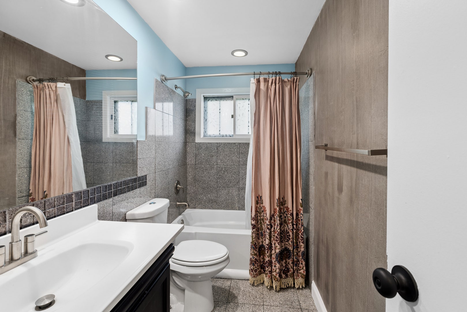 173 Plainview Drive, Bolingbrook, IL 60440 173 Plainview Drive, Bolingbrook, IL 60440