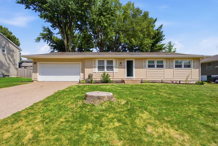 Property photo for 3446 Pleasant Drive, Bettendorf, IA