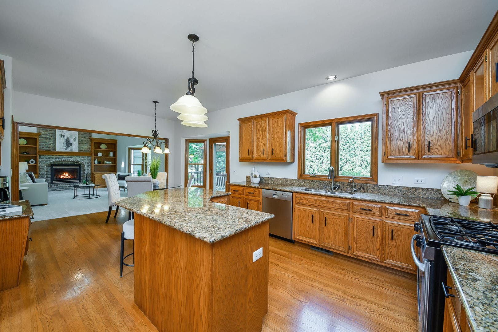 417 Saratoga Drive, Aurora, IL 60502 417 Saratoga Drive, Aurora, IL 60502