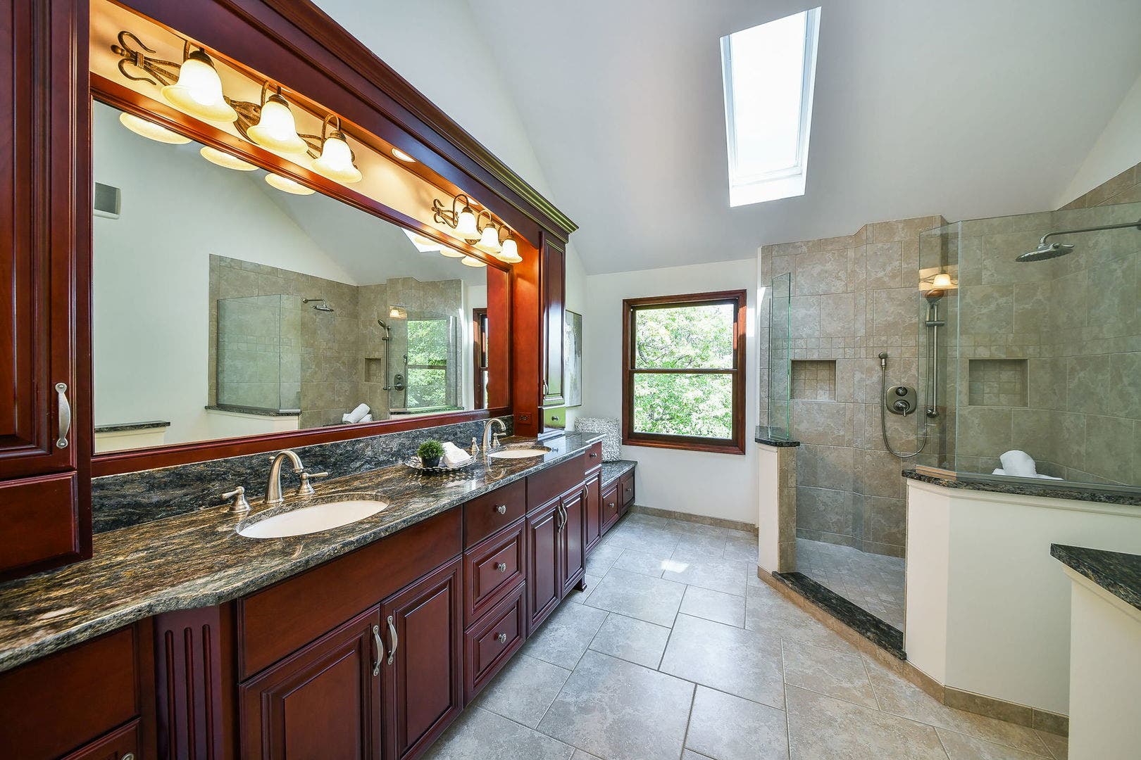 417 Saratoga Drive, Aurora, IL 60502 417 Saratoga Drive, Aurora, IL 60502