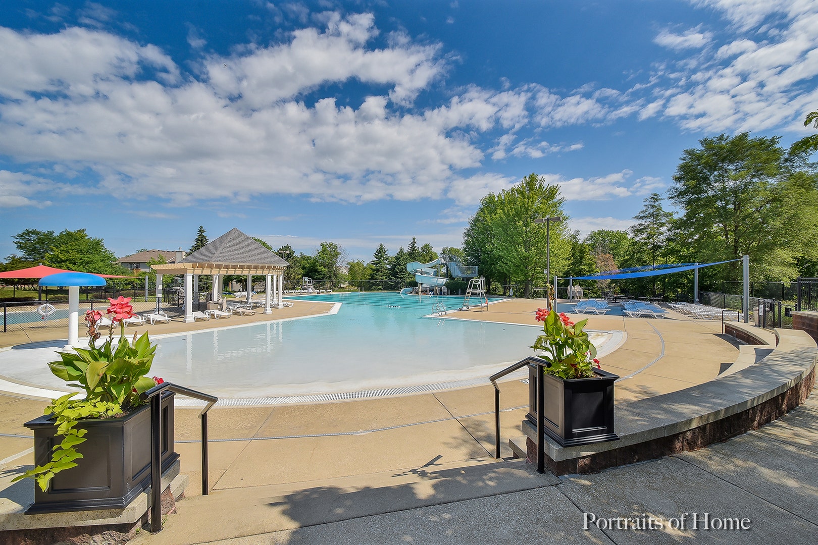 417 Saratoga Drive, Aurora, IL 60502 Another view across the pool.