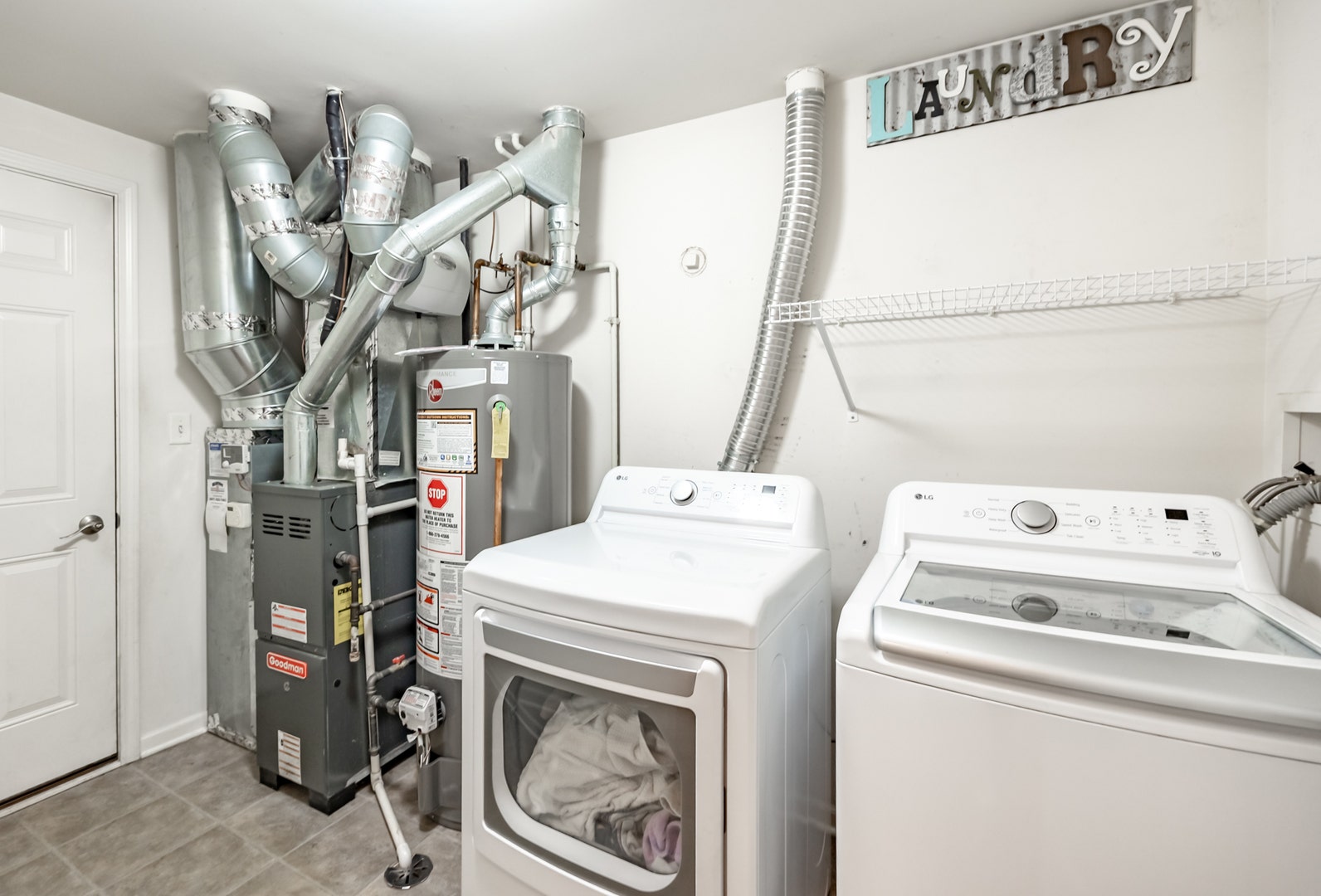 3167 Pearl Street, Elgin, IL 60124 3167 Pearl Street, Elgin, IL 60124