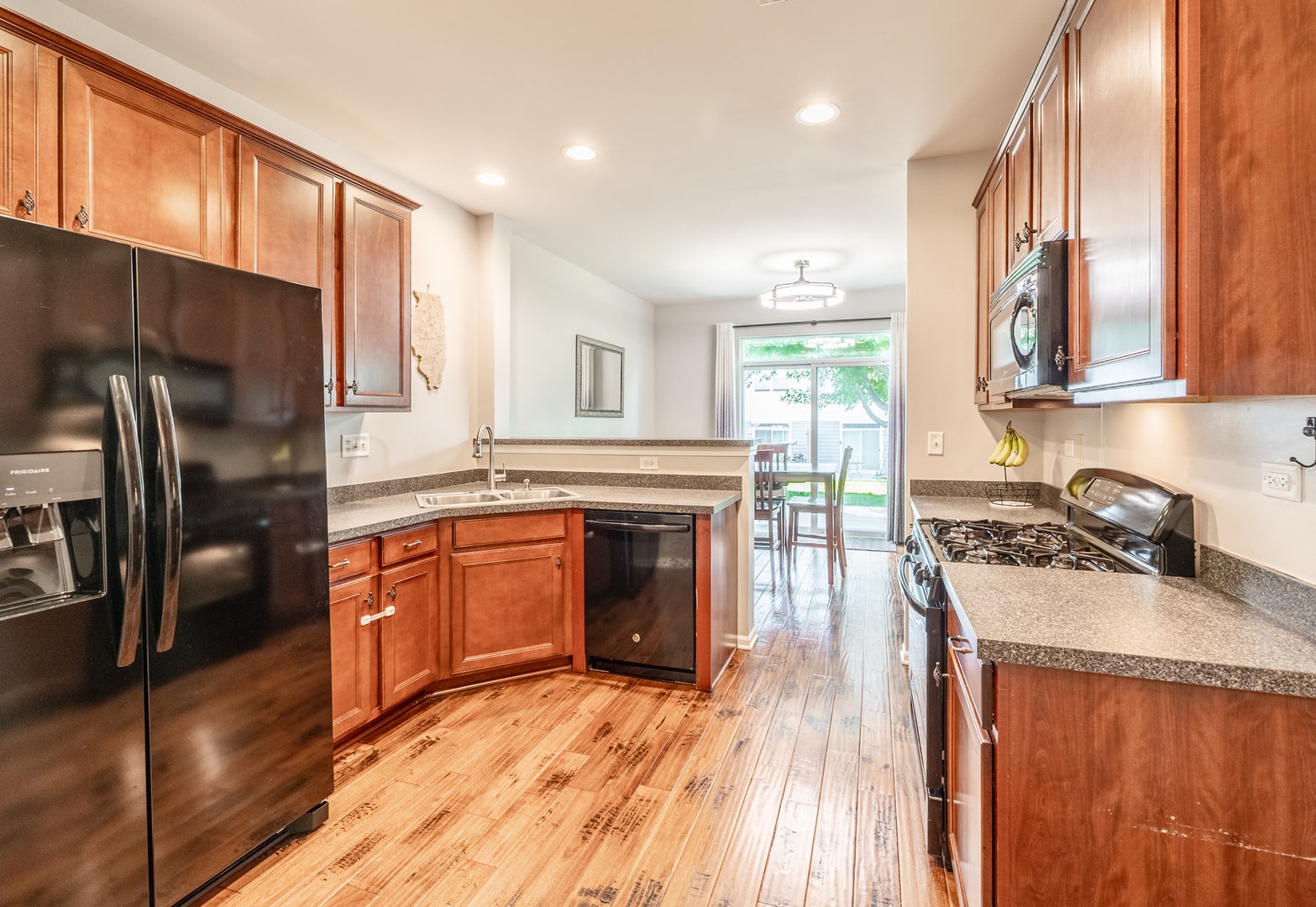 3167 Pearl Street, Elgin, IL 60124 3167 Pearl Street, Elgin, IL 60124