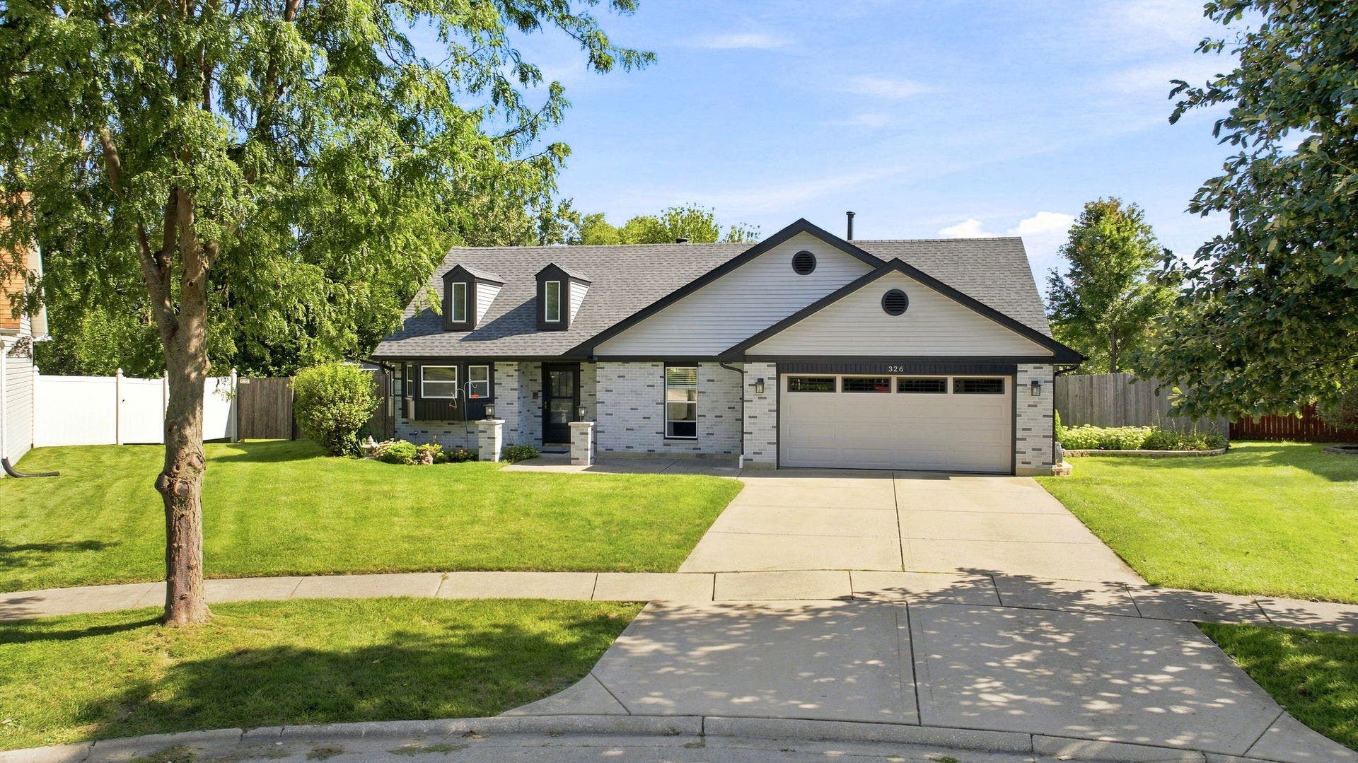 326 Homewood Drive, Bolingbrook, IL 60440 326 Homewood Drive, Bolingbrook, IL 60440