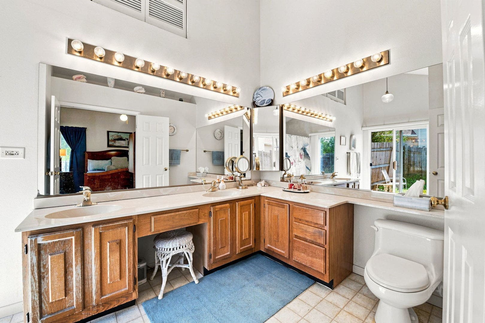 326 Homewood Drive, Bolingbrook, IL 60440 326 Homewood Drive, Bolingbrook, IL 60440