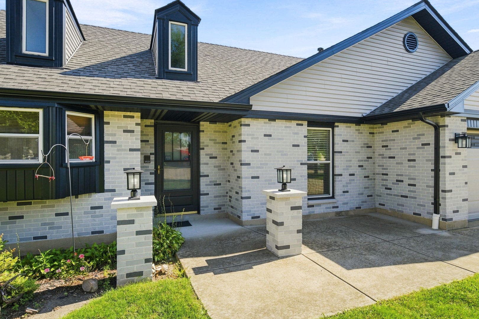 326 Homewood Drive, Bolingbrook, IL 60440 326 Homewood Drive, Bolingbrook, IL 60440