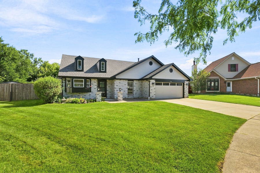Property photo for 326 Homewood Drive, Bolingbrook, IL