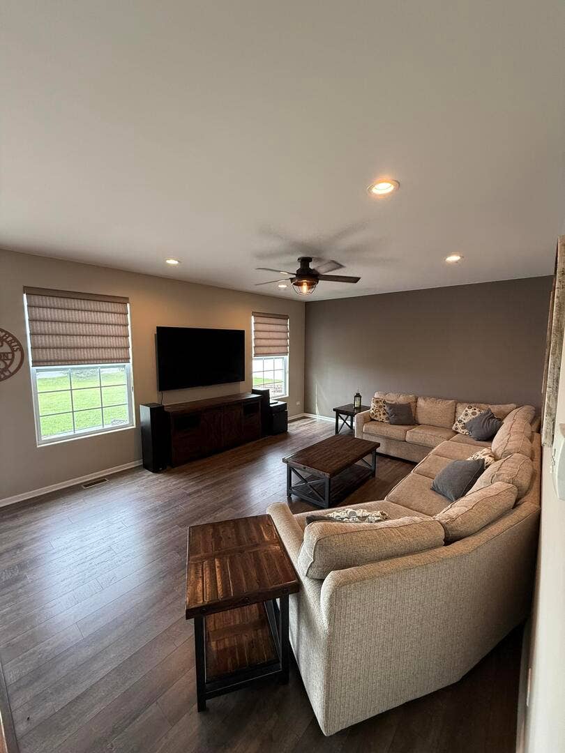 412 E Frontier Drive, Minooka, IL 60447 412 E Frontier Drive, Minooka, IL 60447