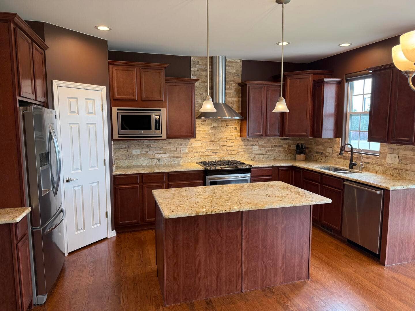 412 E Frontier Drive, Minooka, IL 60447 412 E Frontier Drive, Minooka, IL 60447