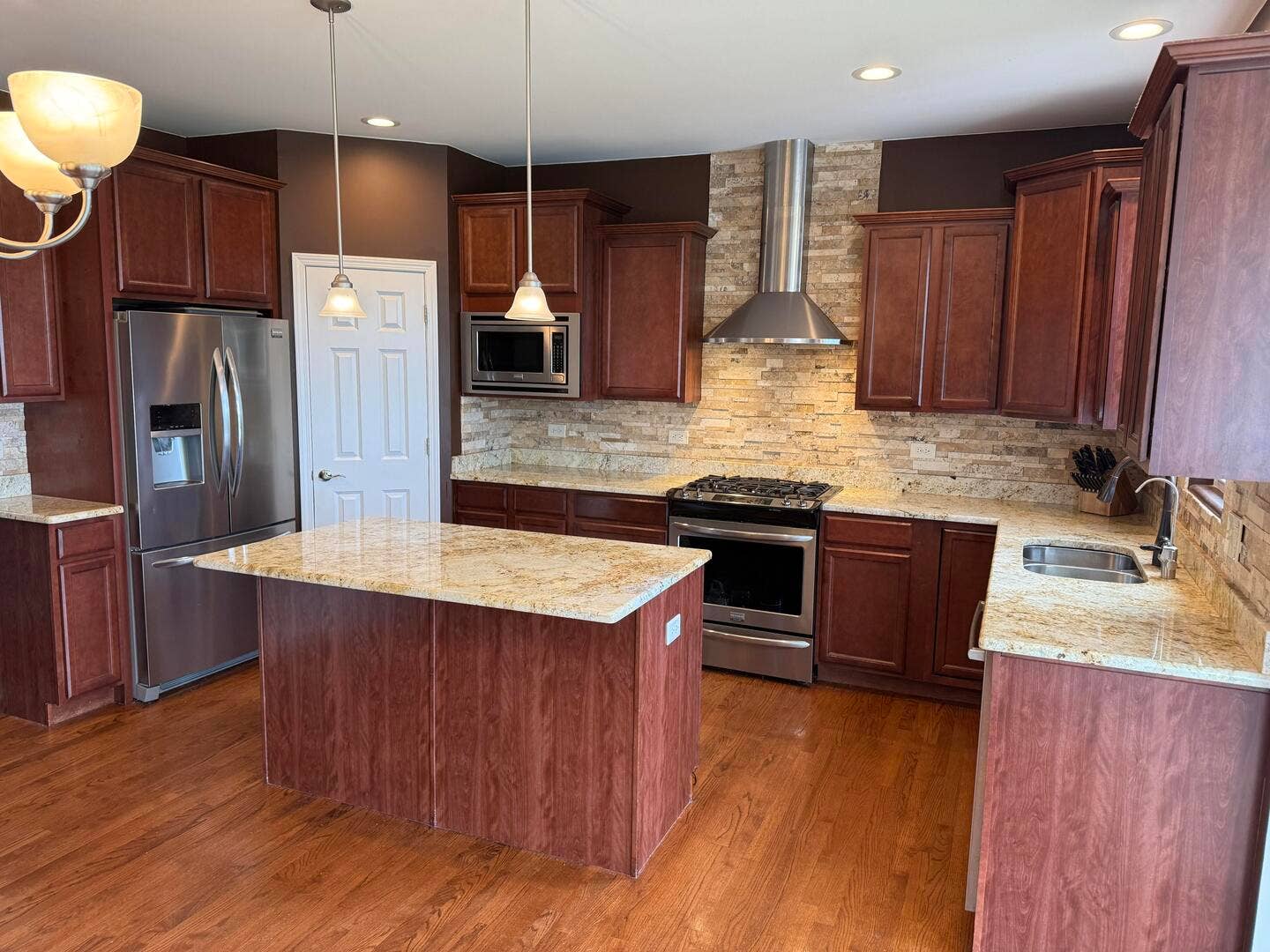 412 E Frontier Drive, Minooka, IL 60447 412 E Frontier Drive, Minooka, IL 60447