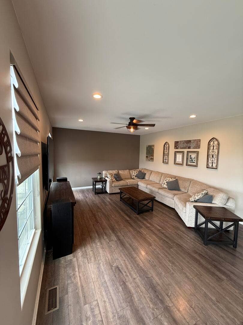412 E Frontier Drive, Minooka, IL 60447 412 E Frontier Drive, Minooka, IL 60447