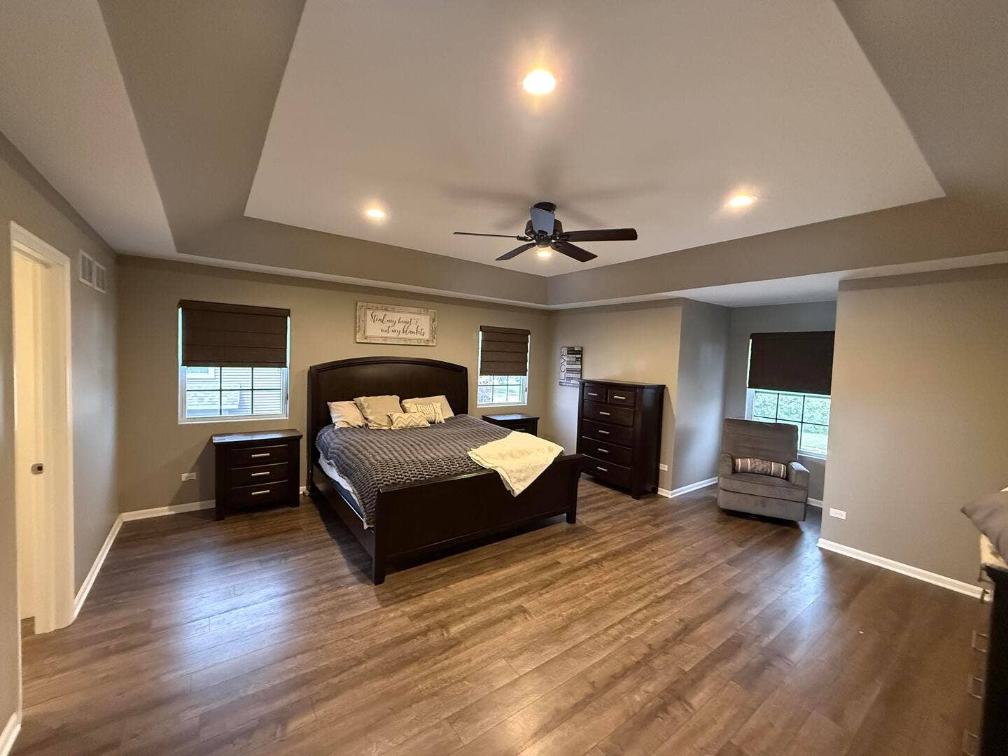 412 E Frontier Drive, Minooka, IL 60447 412 E Frontier Drive, Minooka, IL 60447