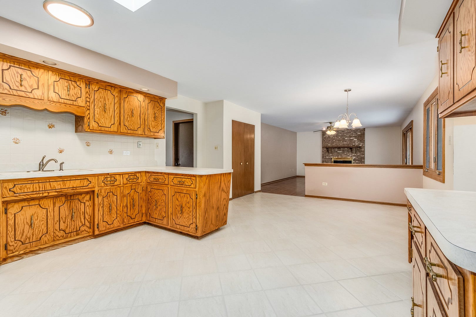 11687 Valley Brook Drive, Orland Park, IL 60467 11687 Valley Brook Drive, Orland Park, IL 60467