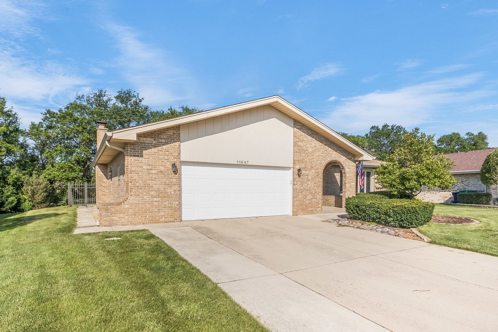 11687 Valley Brook Drive, Orland Park, IL 60467 11687 Valley Brook Drive, Orland Park, IL 60467
