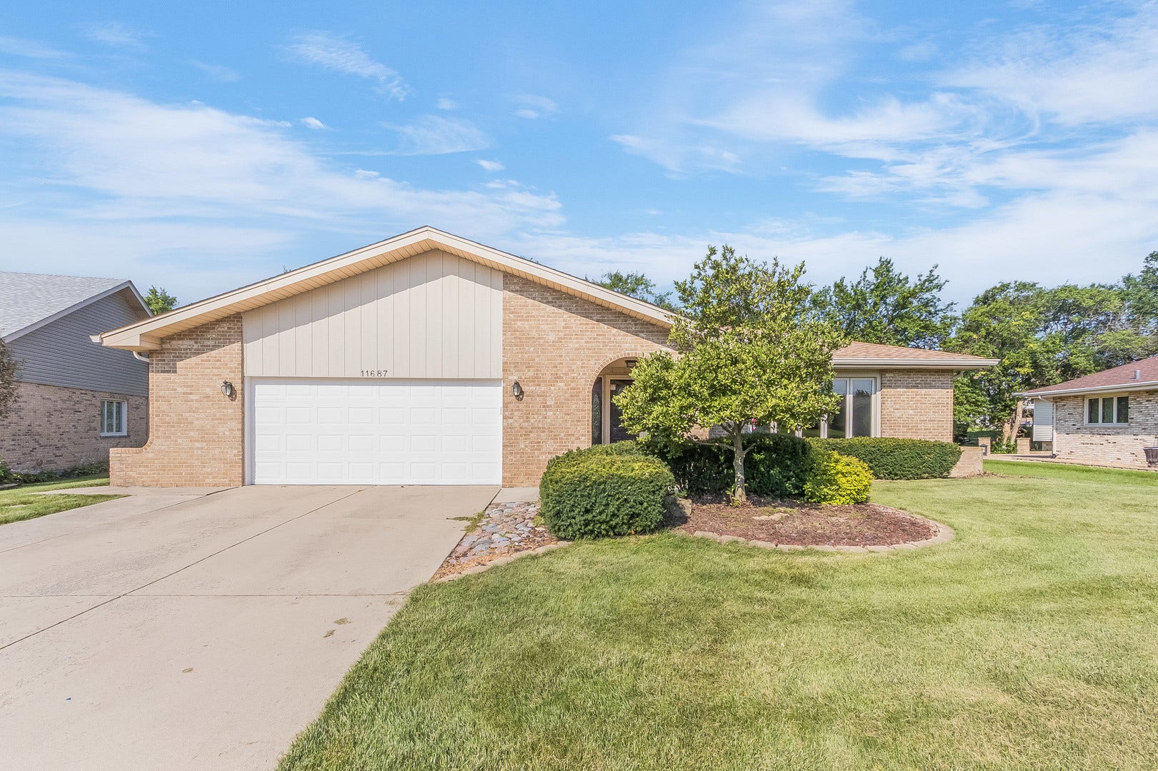 11687 Valley Brook Drive, Orland Park, IL 60467 11687 Valley Brook Drive, Orland Park, IL 60467