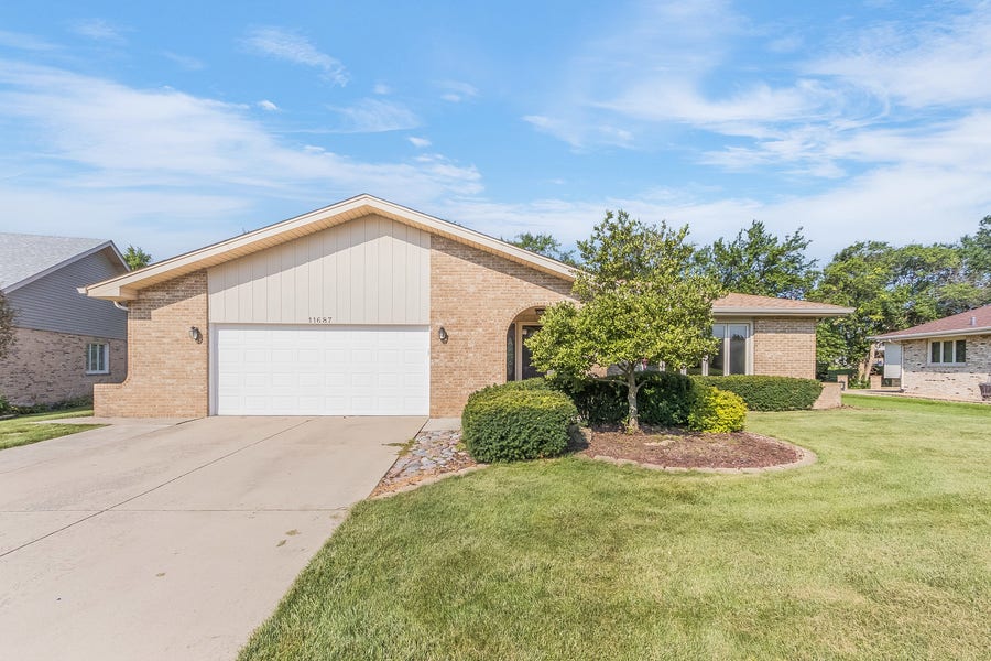 Property photo for 11687 Valley Brook Drive, Orland Park, IL