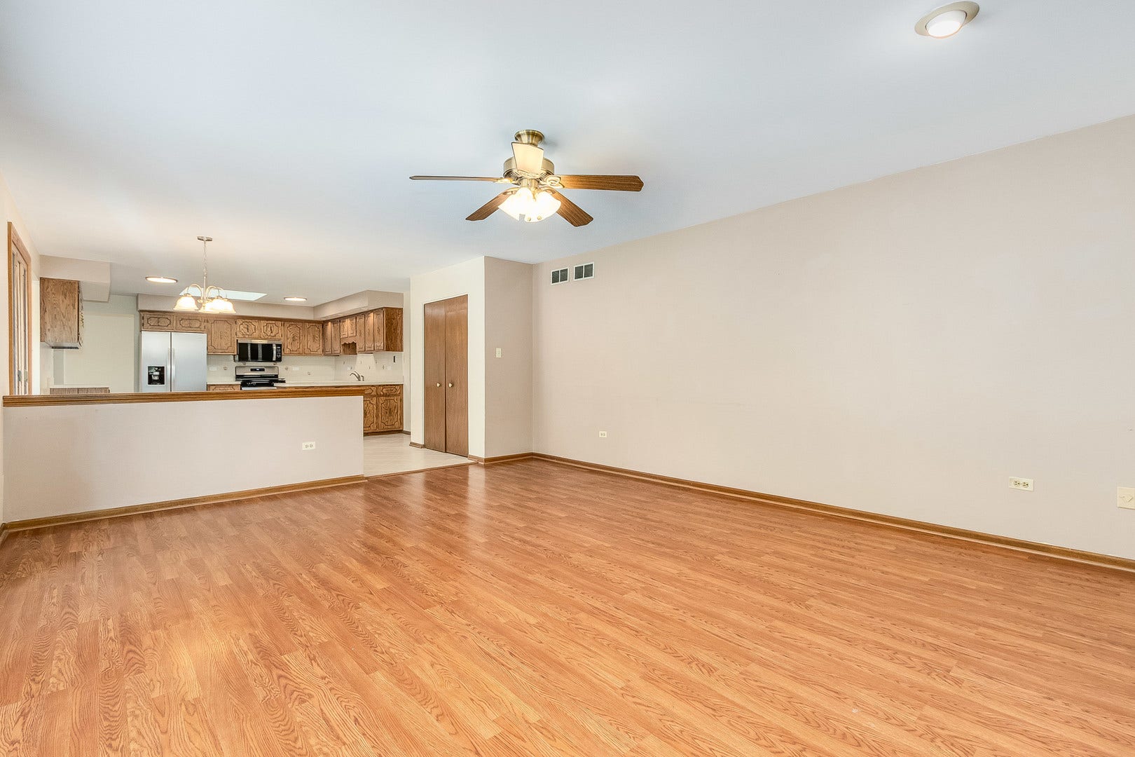 11687 Valley Brook Drive, Orland Park, IL 60467 11687 Valley Brook Drive, Orland Park, IL 60467