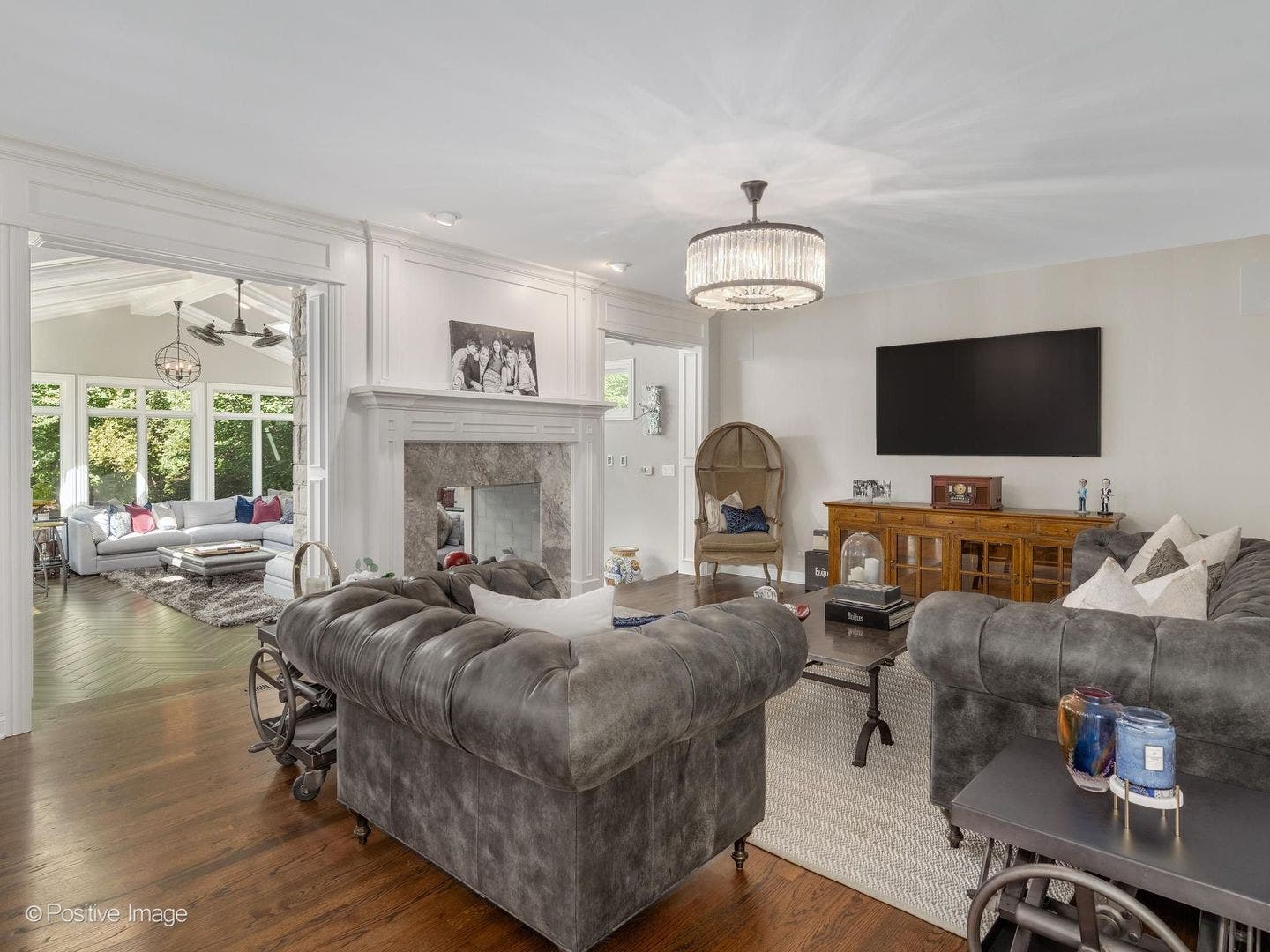 372 S Kenilworth Avenue, Elmhurst, IL 60126 372 S Kenilworth Avenue, Elmhurst, IL 60126