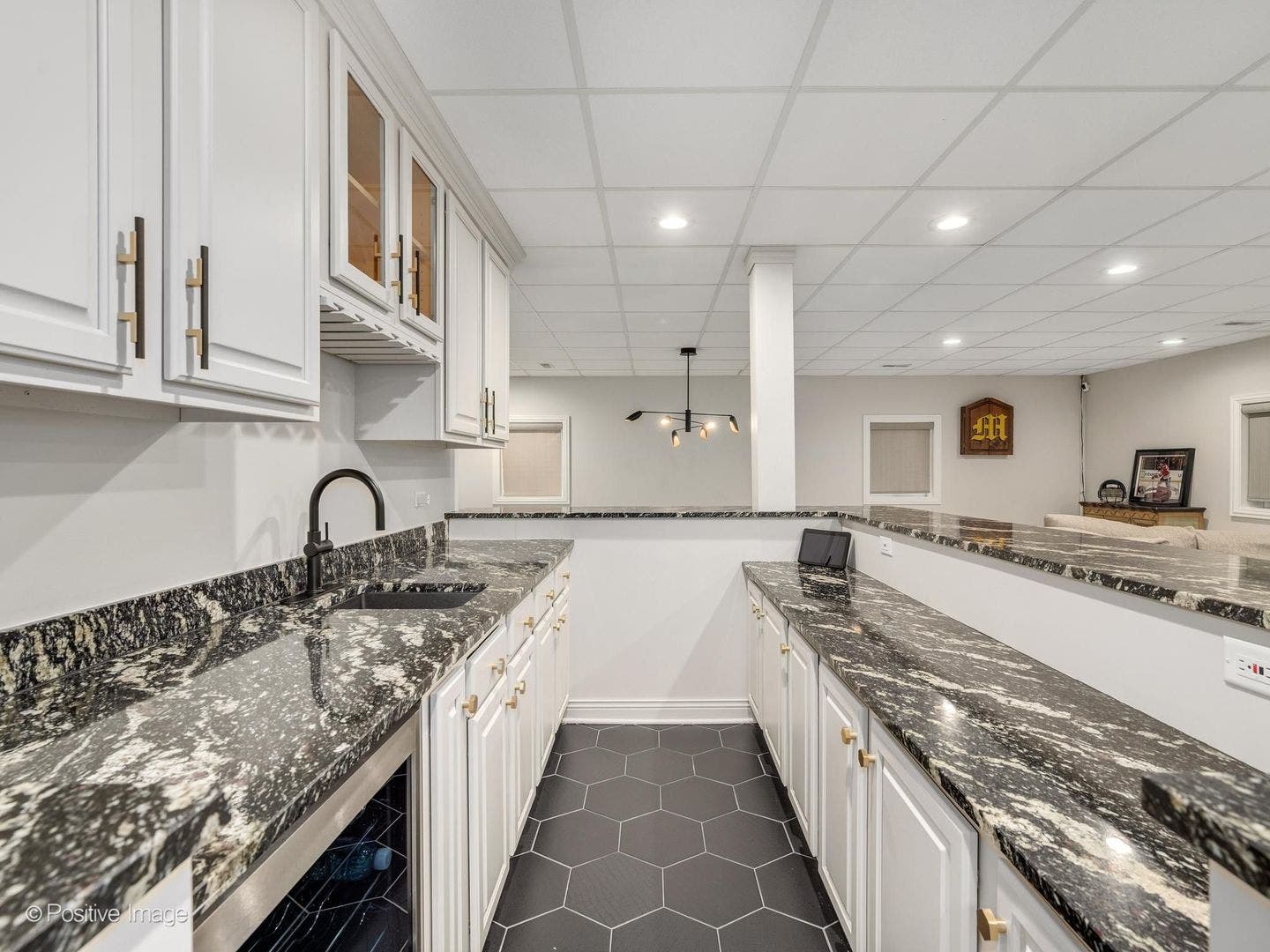 372 S Kenilworth Avenue, Elmhurst, IL 60126 372 S Kenilworth Avenue, Elmhurst, IL 60126