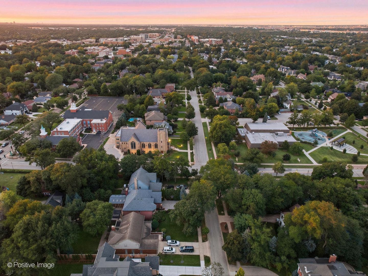 372 S Kenilworth Avenue, Elmhurst, IL 60126 372 S Kenilworth Avenue, Elmhurst, IL 60126