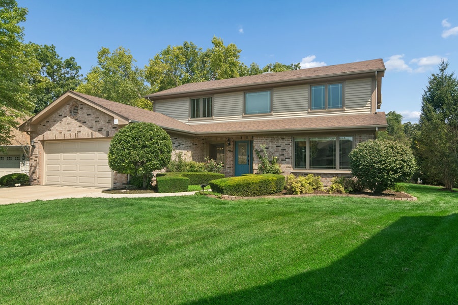 Property photo for 824 Kent Circle, Bartlett, IL