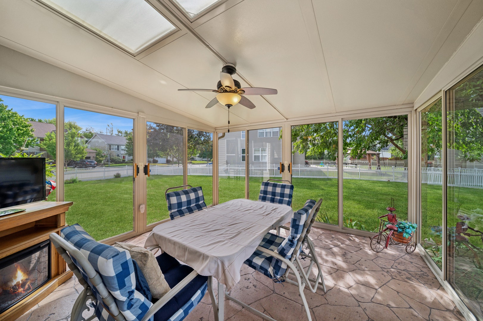 1943 Flagstone Lane, Aurora, IL 60502 1943 Flagstone Lane, Aurora, IL 60502