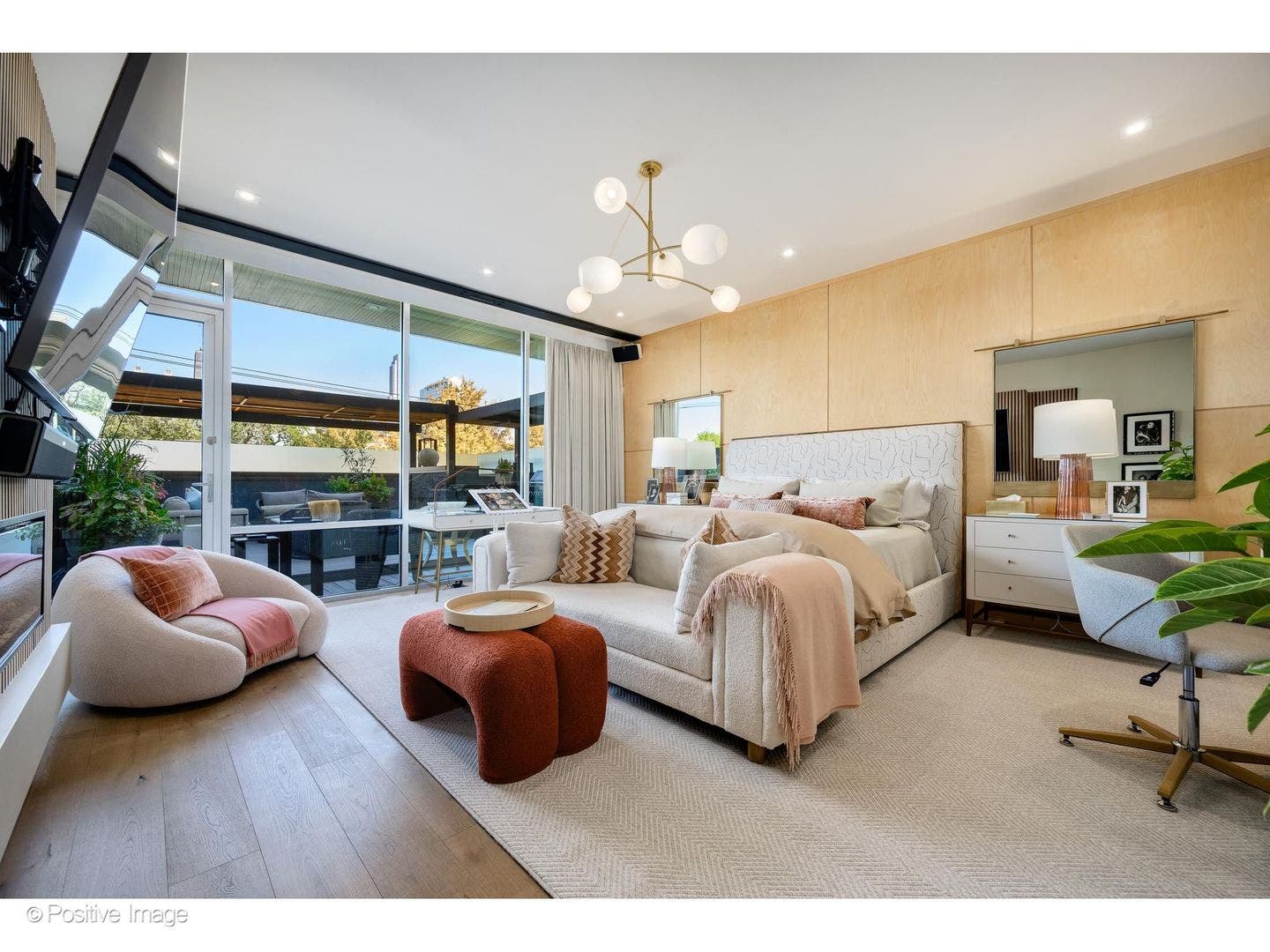 925 N Larrabee Street, #2S, Chicago, IL 60610 925 N Larrabee Street, #2S, Chicago, IL 60610